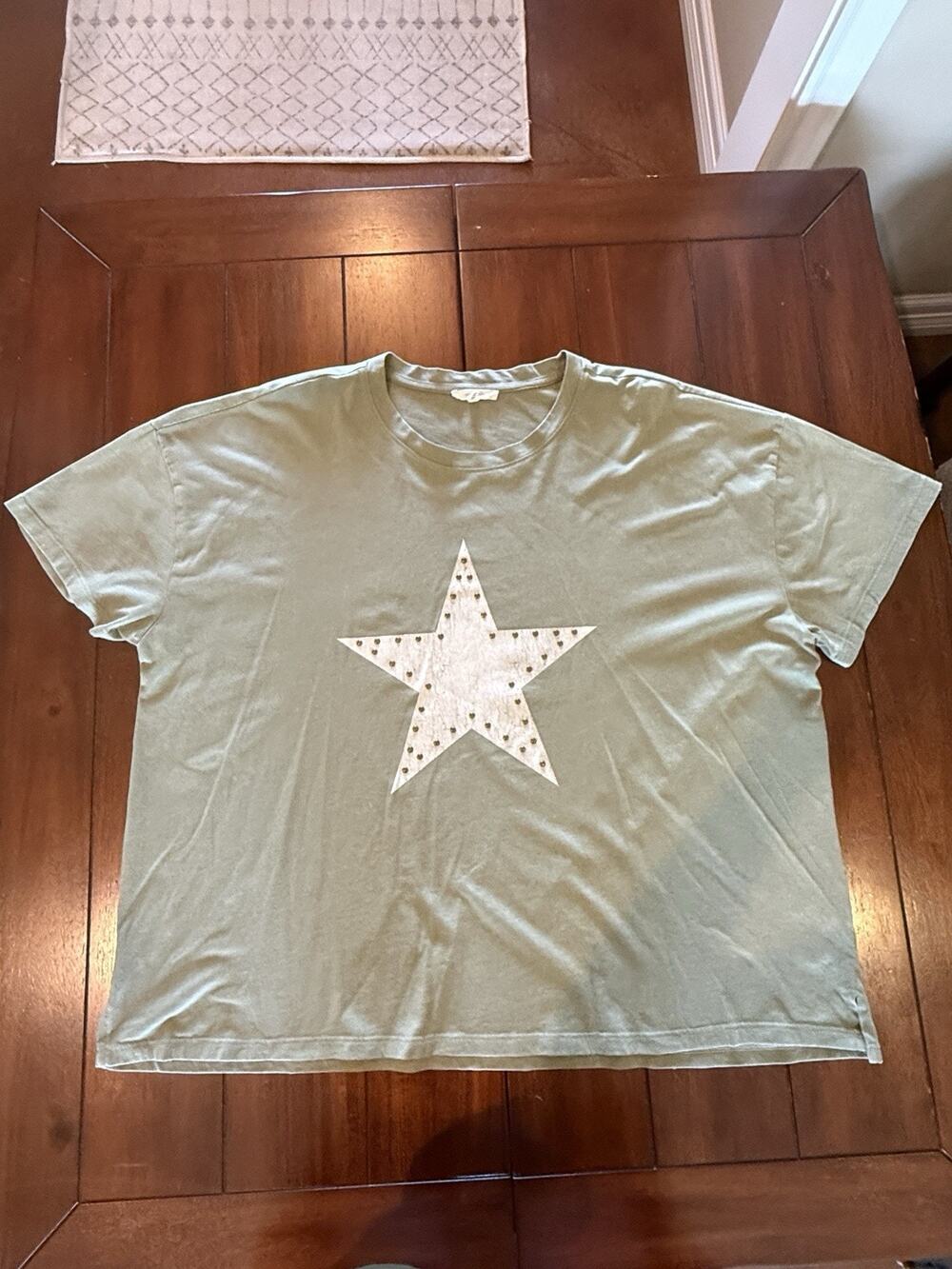 maurices Women's XXL Green Crew Neck Short Sleeve Studded Star Graphic Tee